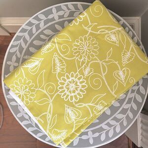 Quilting Cotton Fabric 1.5 Yards “Summertime” Barbara Jones Henry Glass Fabric